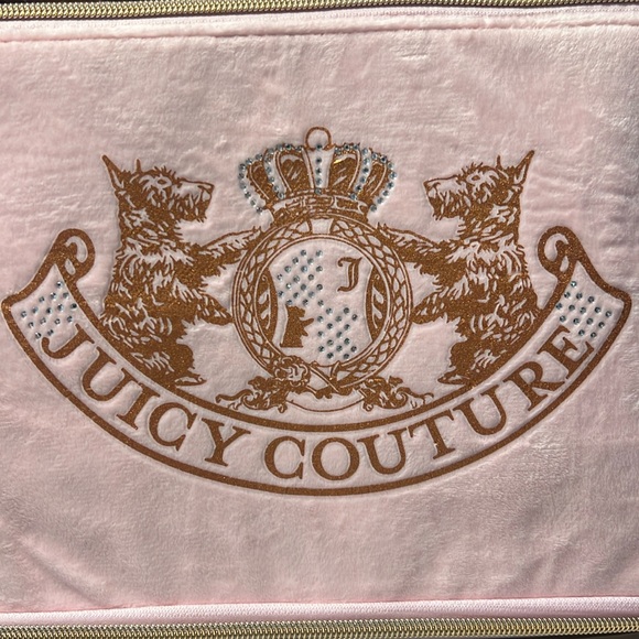 Super cute velvet blue Juicy Couture makeup bag new - Picture 3 of 4